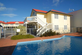 BK's Fountain Court Motel